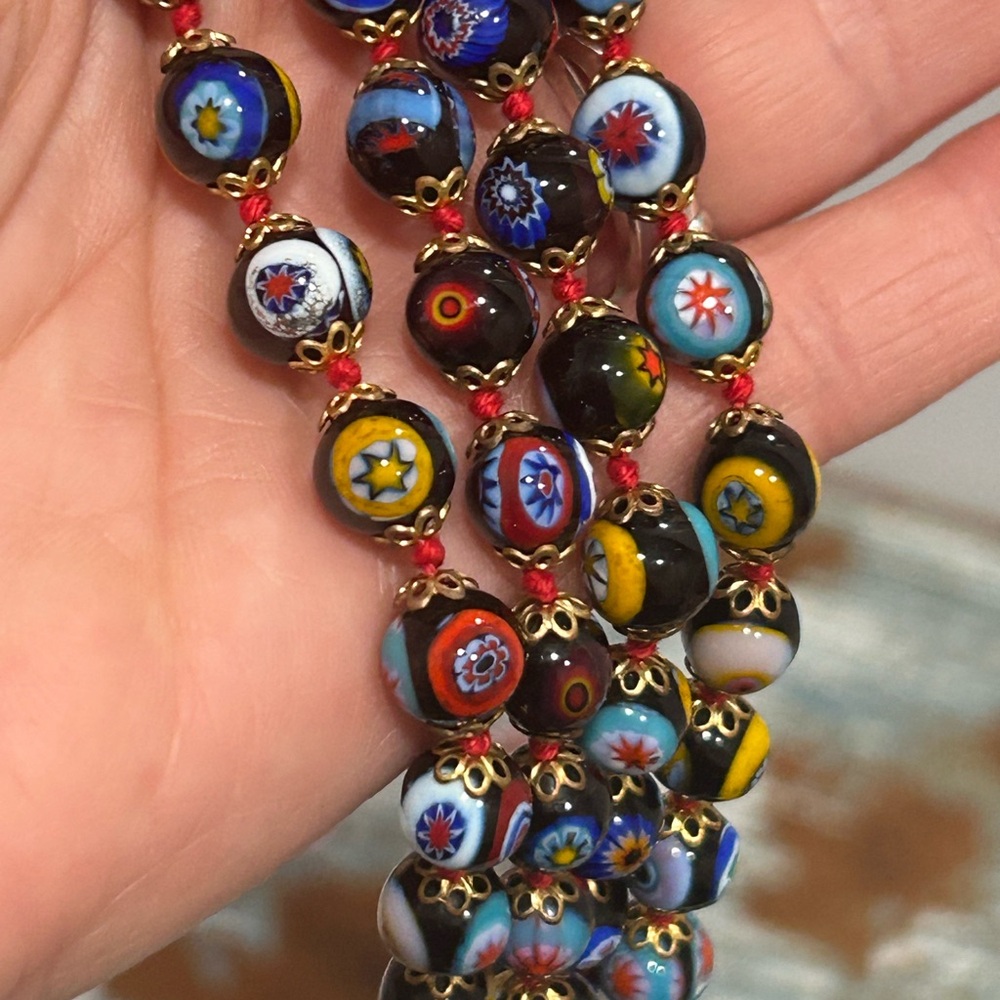 Vintage Murano Millefiori glass bead necklace, 28 inches - Picture 4 of 7